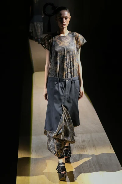 Look 11